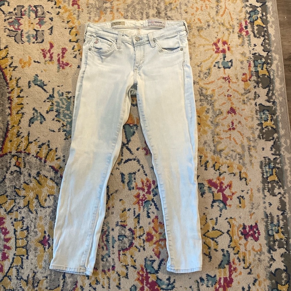 Low rise light wash high ankle jeans